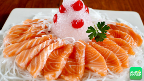 Chỉ 85 gam cá hồi có thể chứa đến 450 IU vitamin D cho cơ thể.